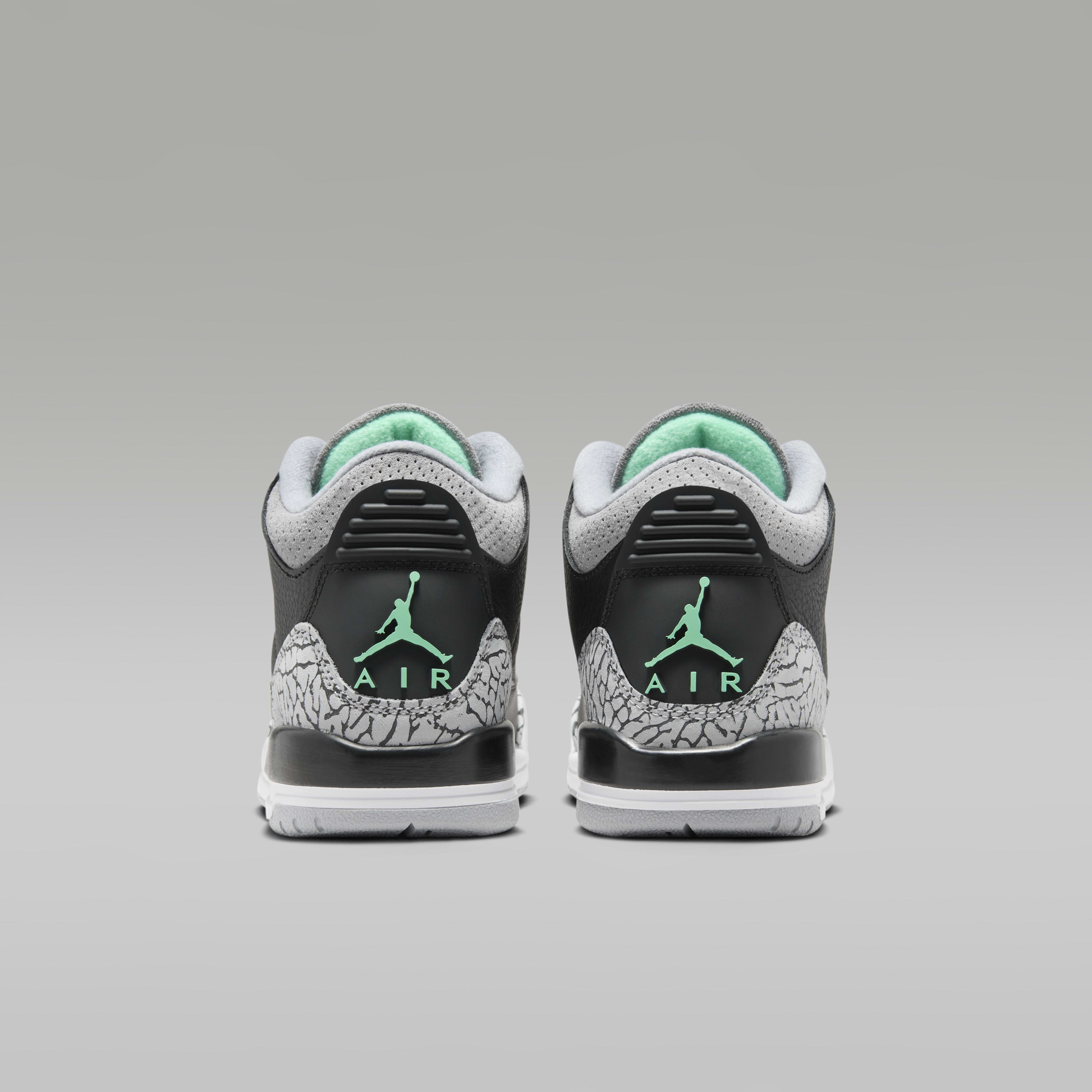 Air Jordan 3 Retro "Green Glow" Big Kids' Shoes