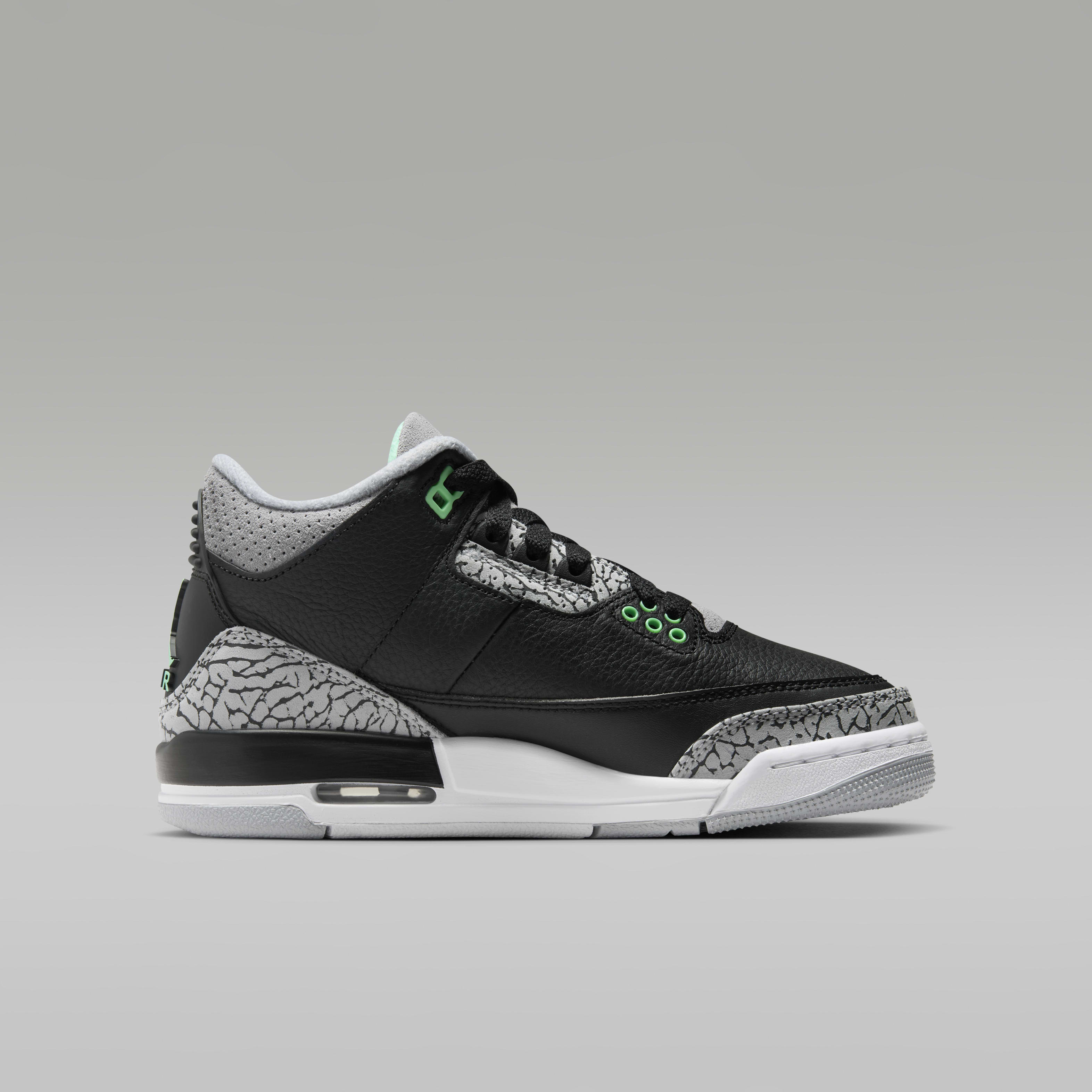 Air Jordan 3 Retro "Green Glow" Big Kids' Shoes