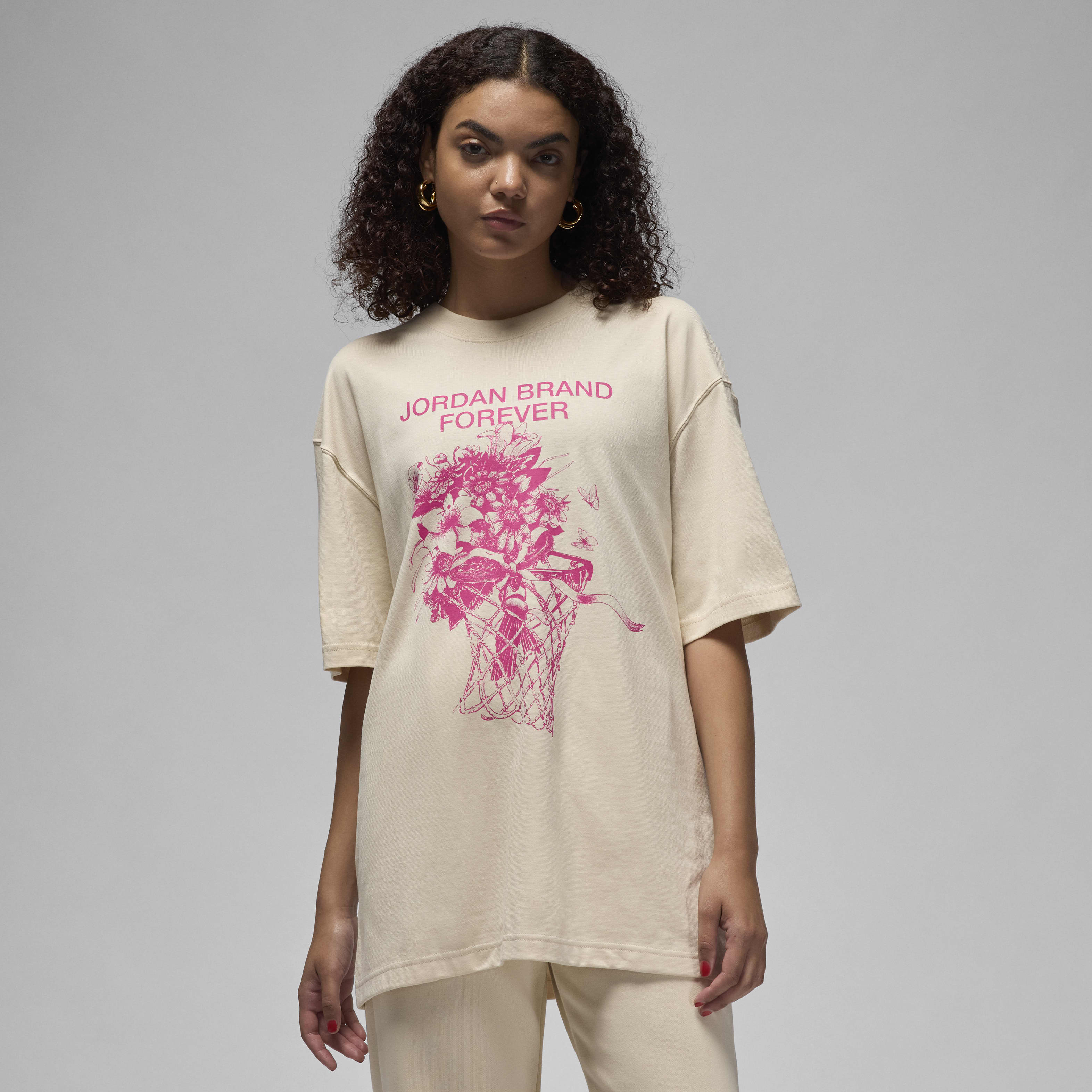 Jordan Women's Oversized Graphic T-Shirt