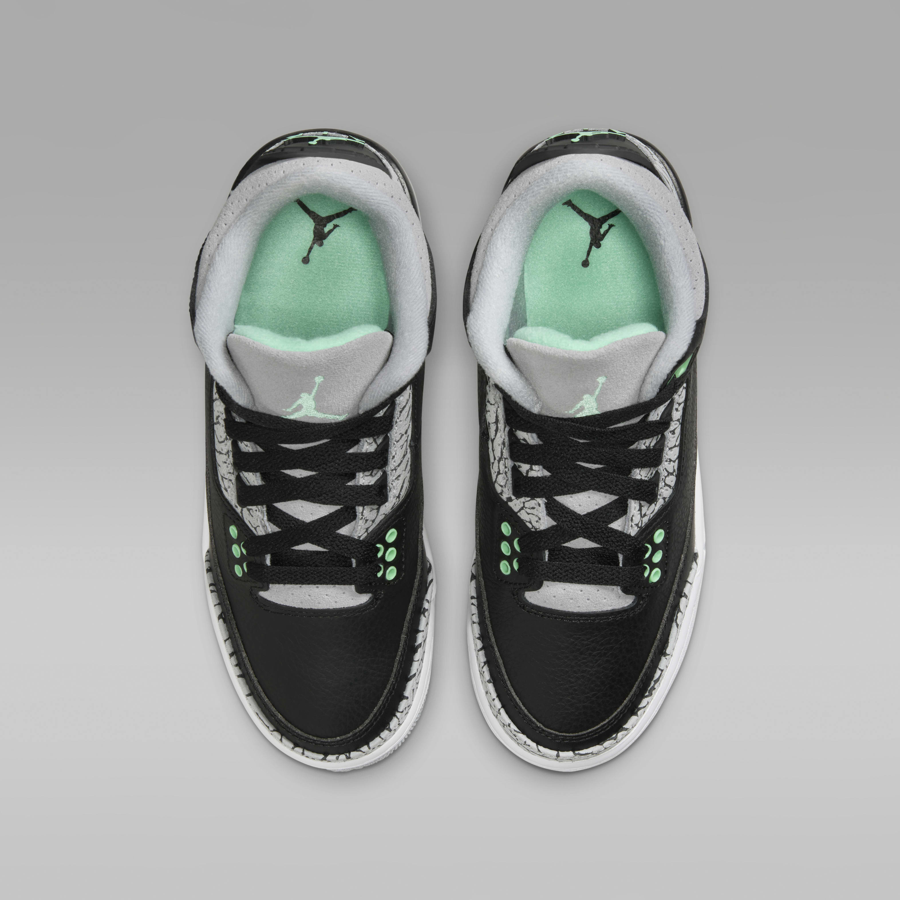 Air Jordan 3 Retro "Green Glow" Big Kids' Shoes