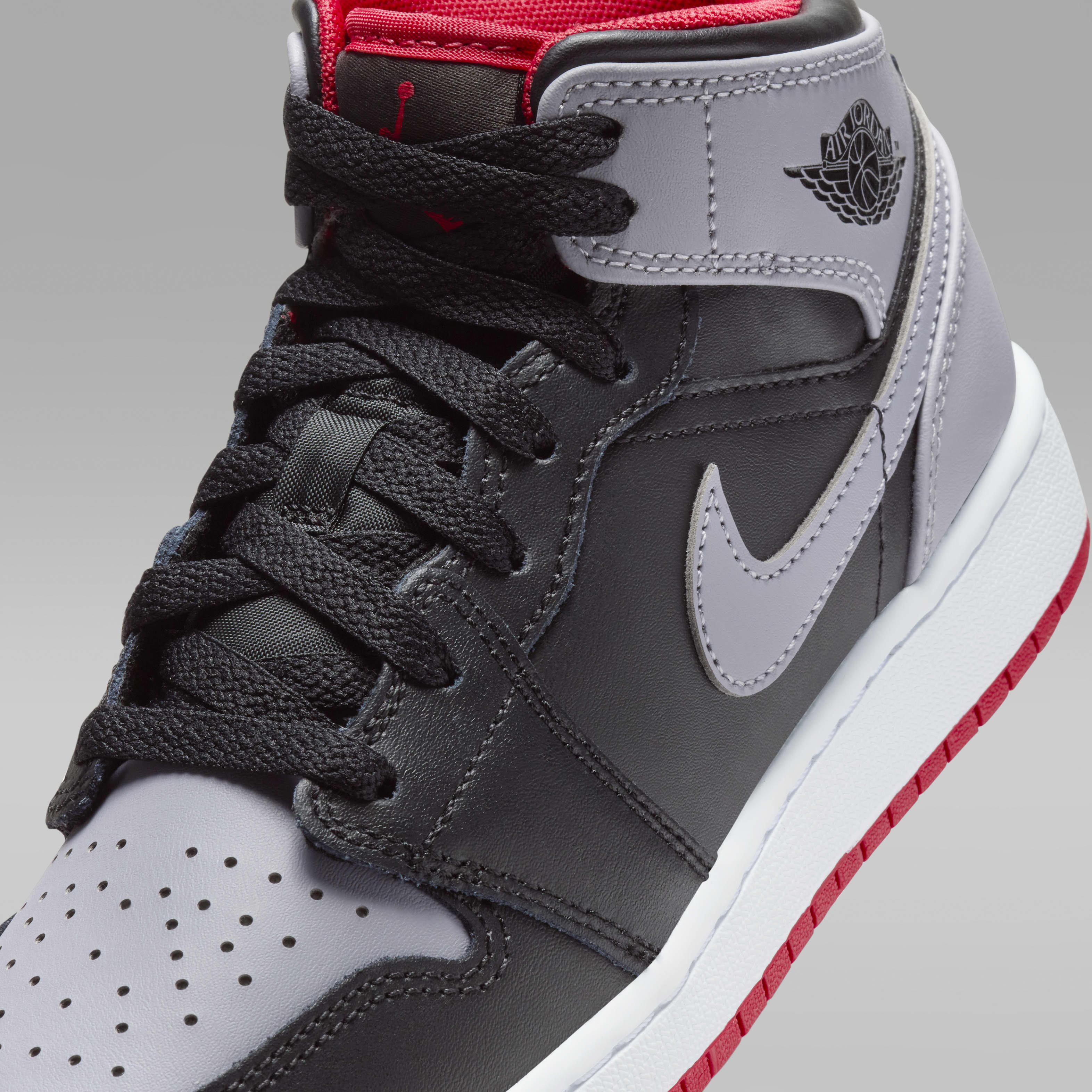 Air Jordan 1 Mid Big Kids' Shoes