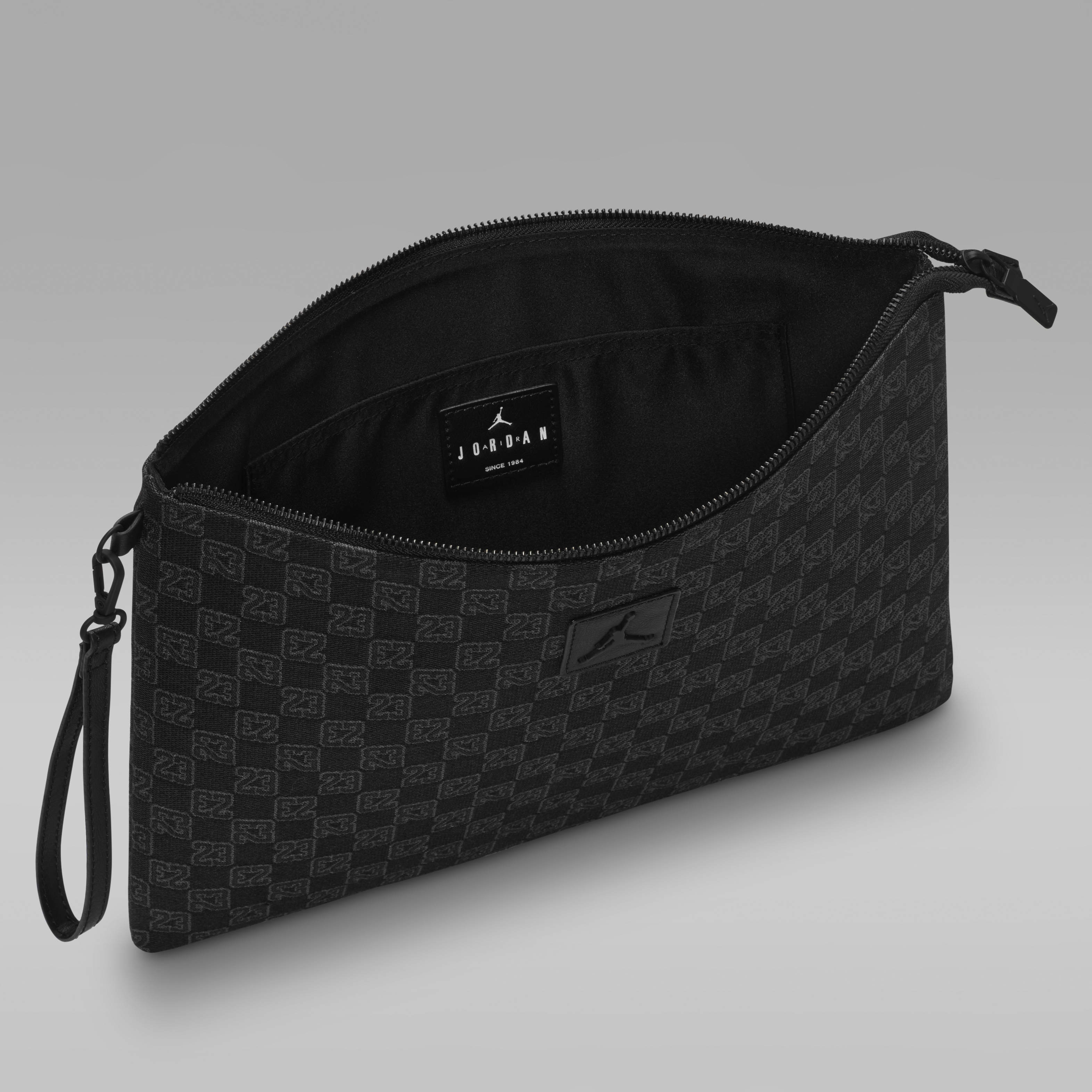 Jordan Monogram Pouch (0.98L)