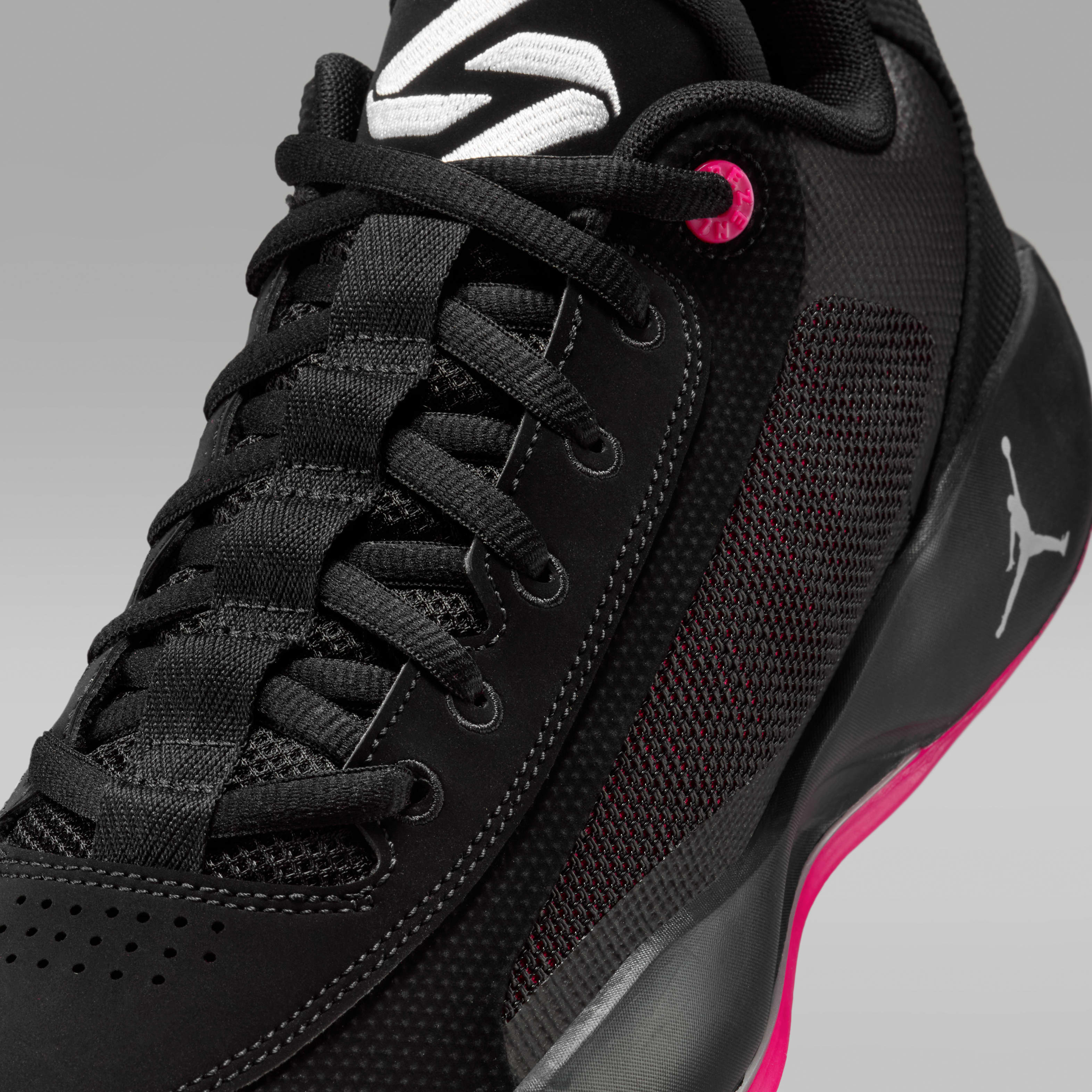 Luka .77 "Navidor" Basketball Shoes