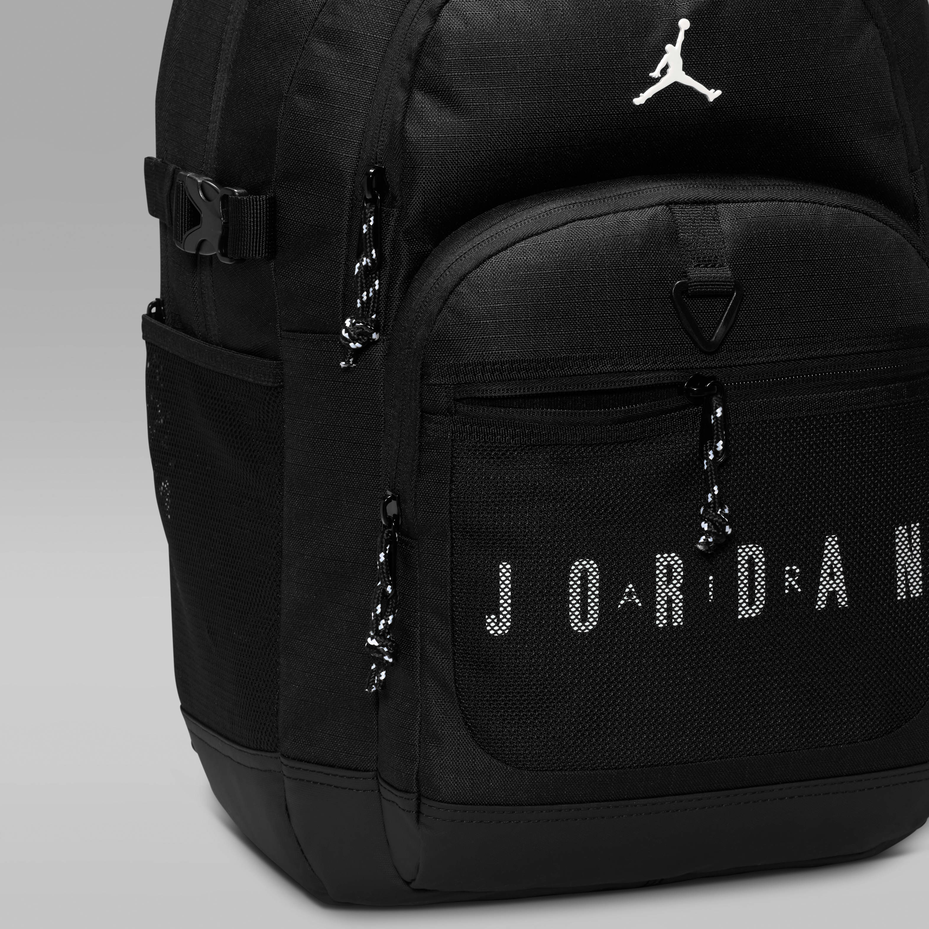 Jordan Blacktop Backpack (25L)
