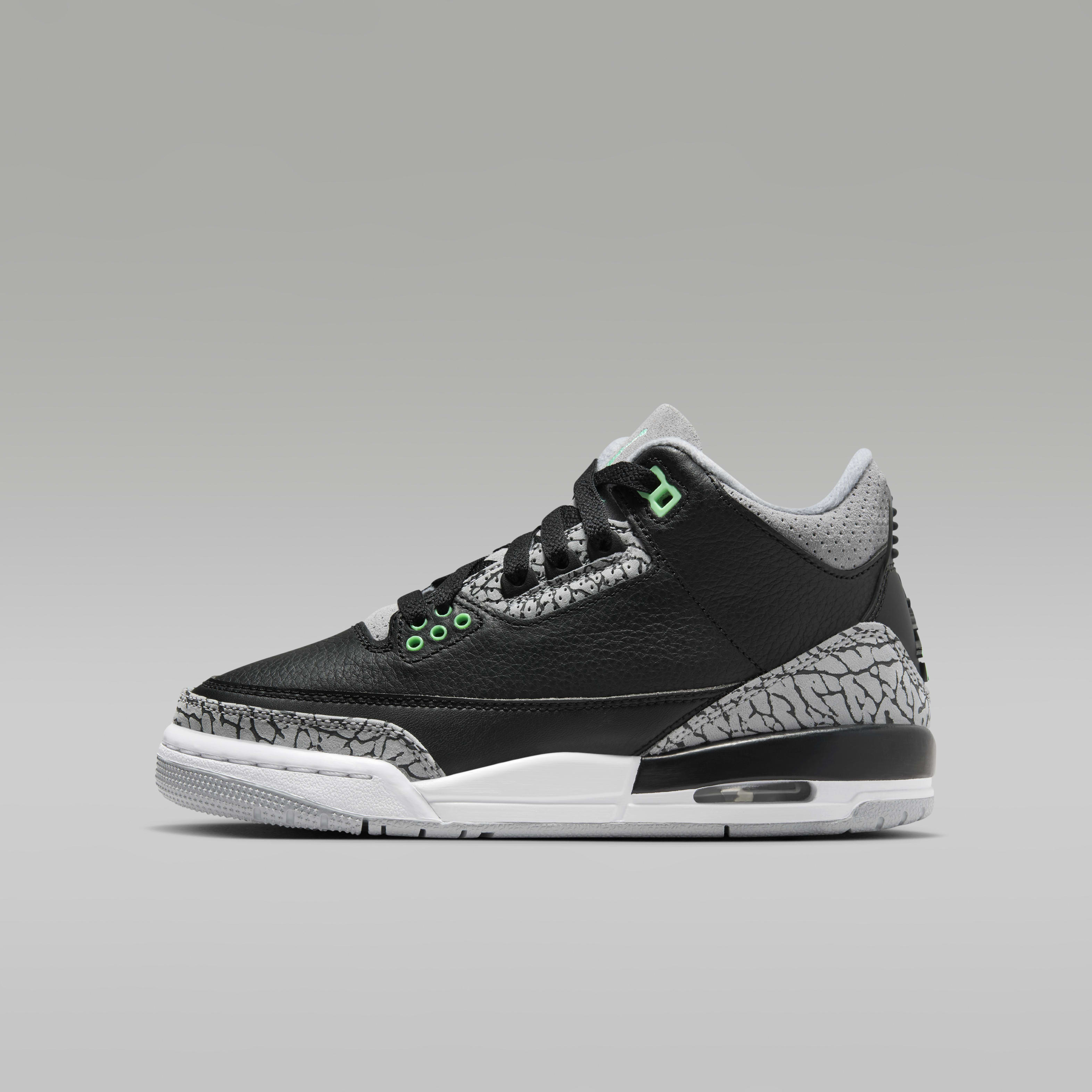 Air Jordan 3 Retro "Green Glow" Big Kids' Shoes