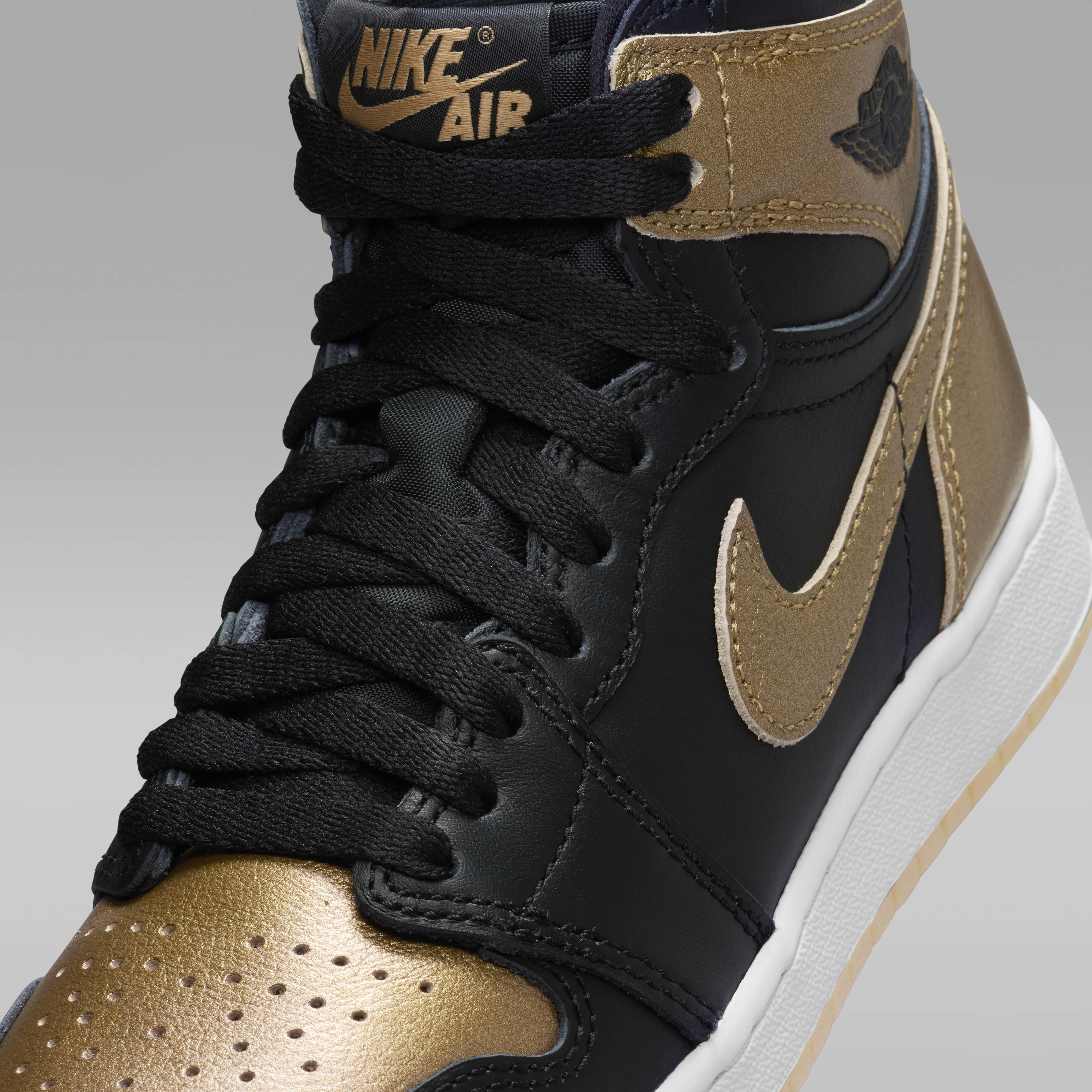 Air Jordan 1 High OG "Black and Gold" Big Kids' Shoes