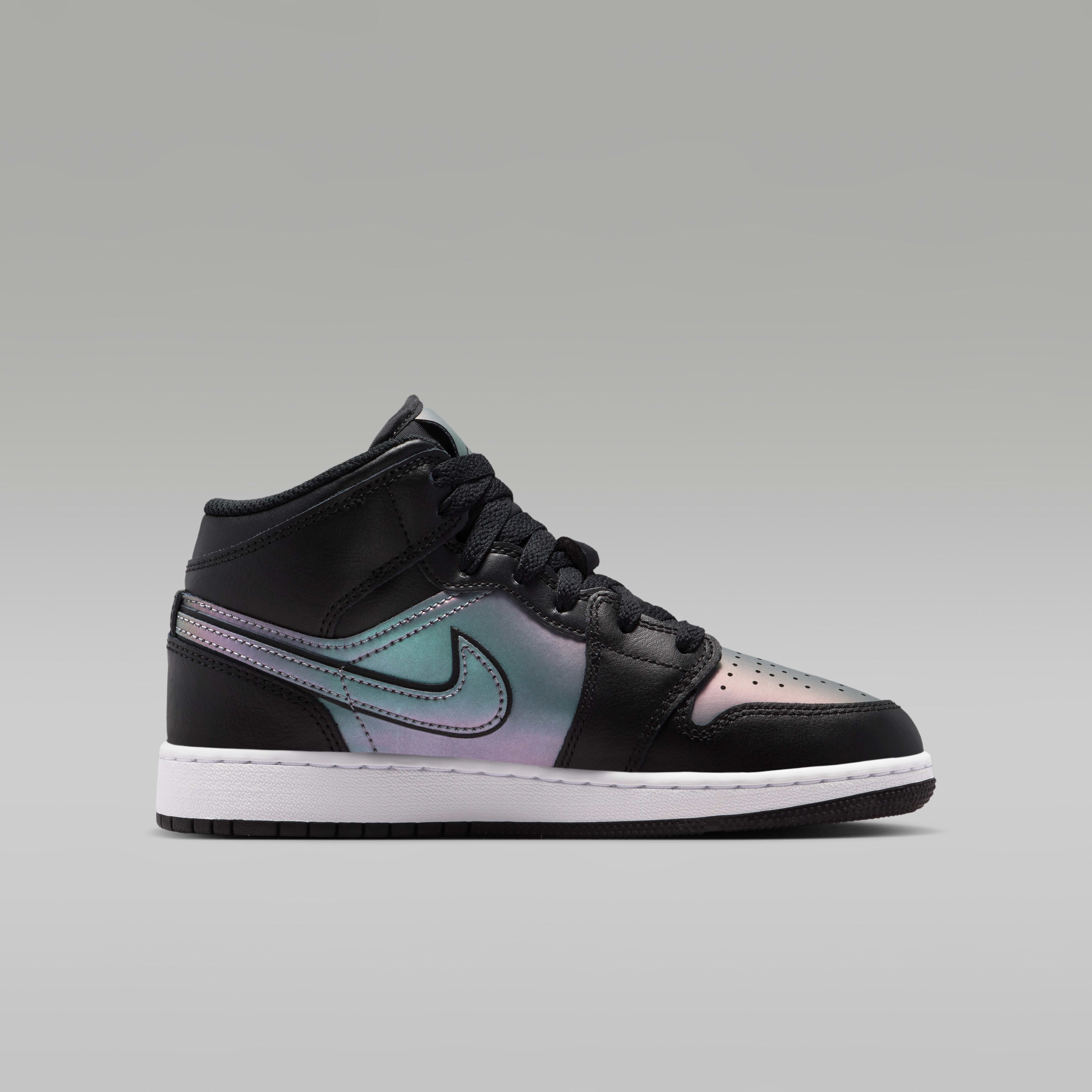 Air Jordan 1 Mid SE Big Kids' Shoes