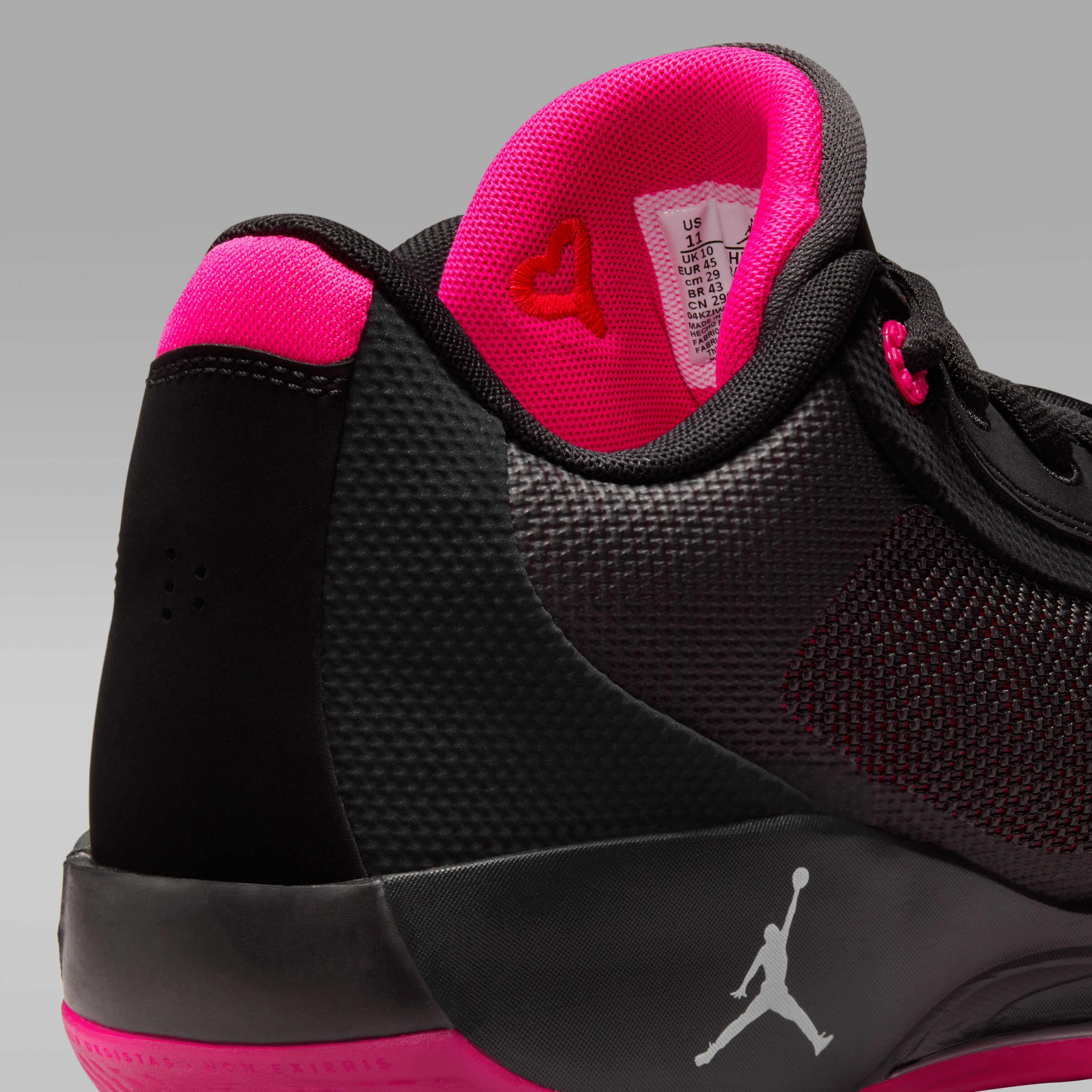 Luka .77 "Navidor" Basketball Shoes