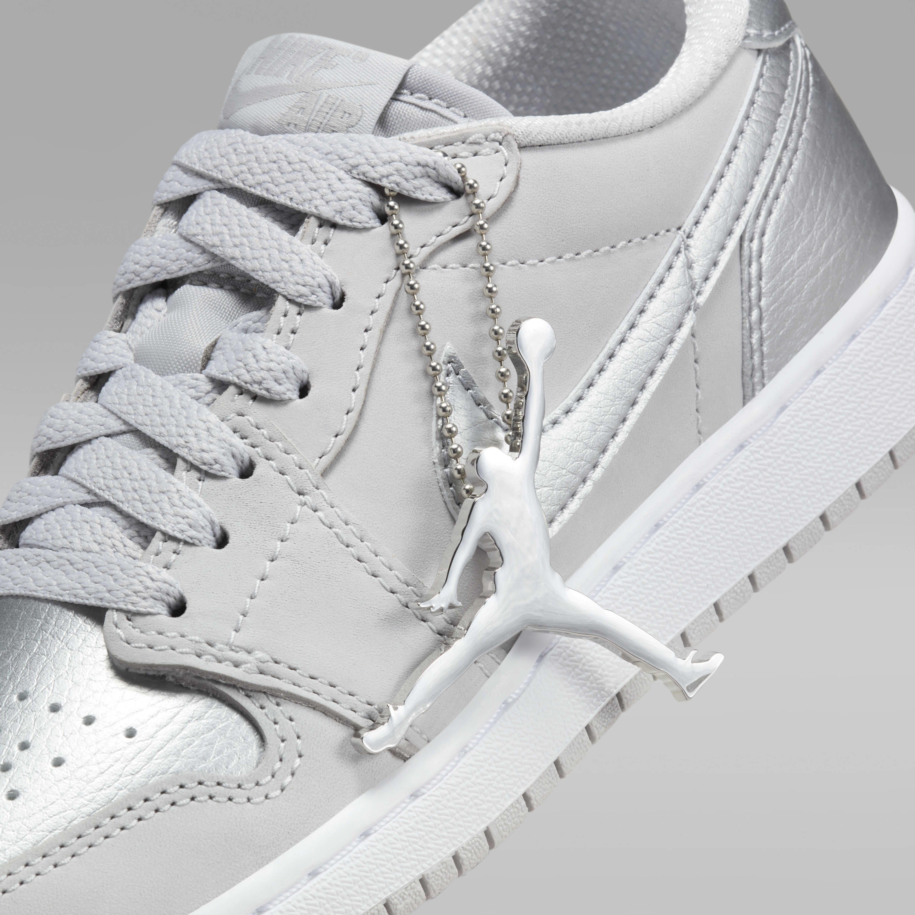 Air Jordan 1 Low OG "Silver" Big Kids' Shoes