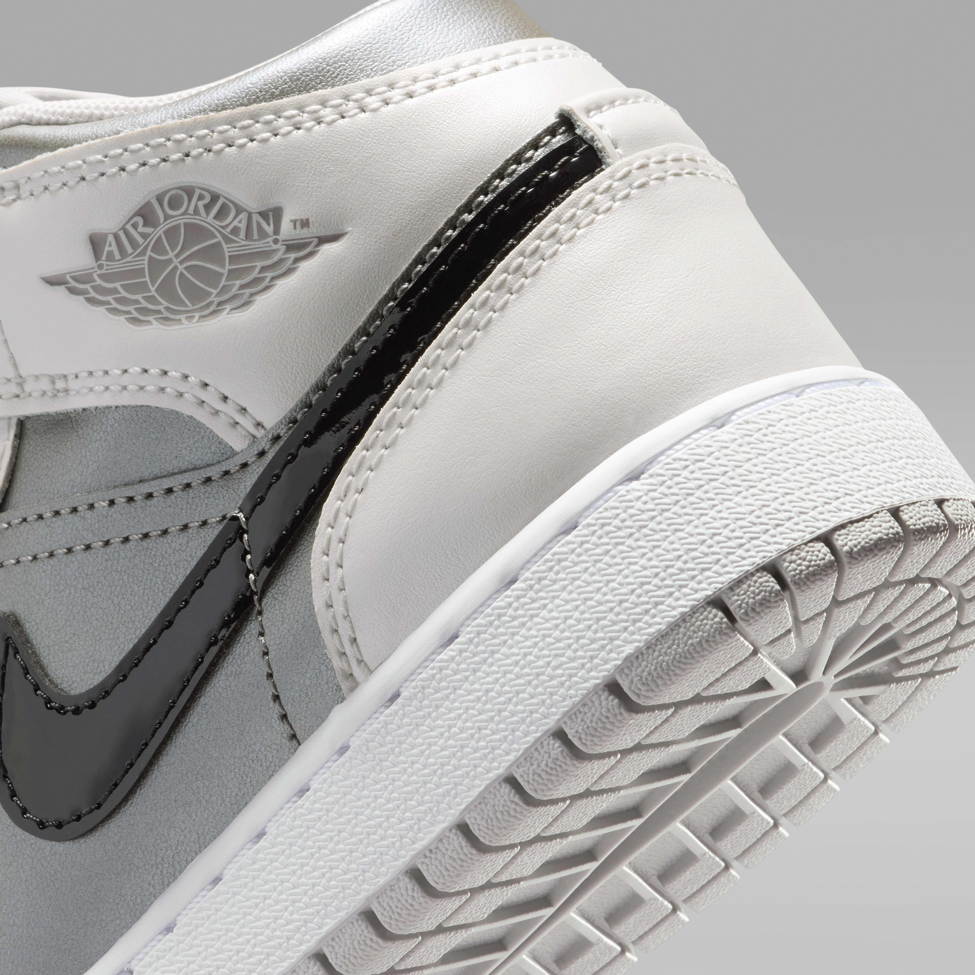 Jordan 1 Mid SE Little Kids' Shoes