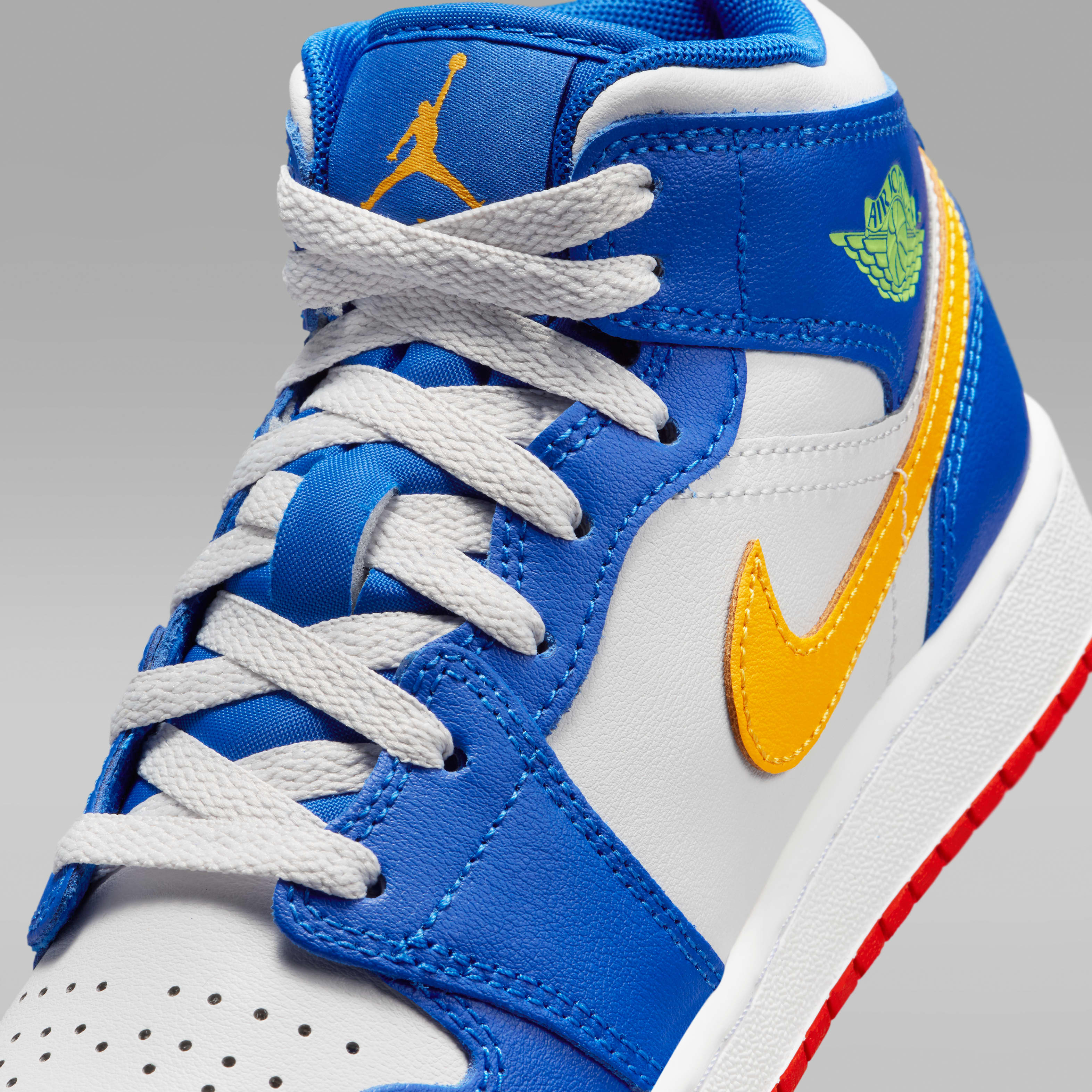 Air Jordan 1 Mid Big Kids' Shoes