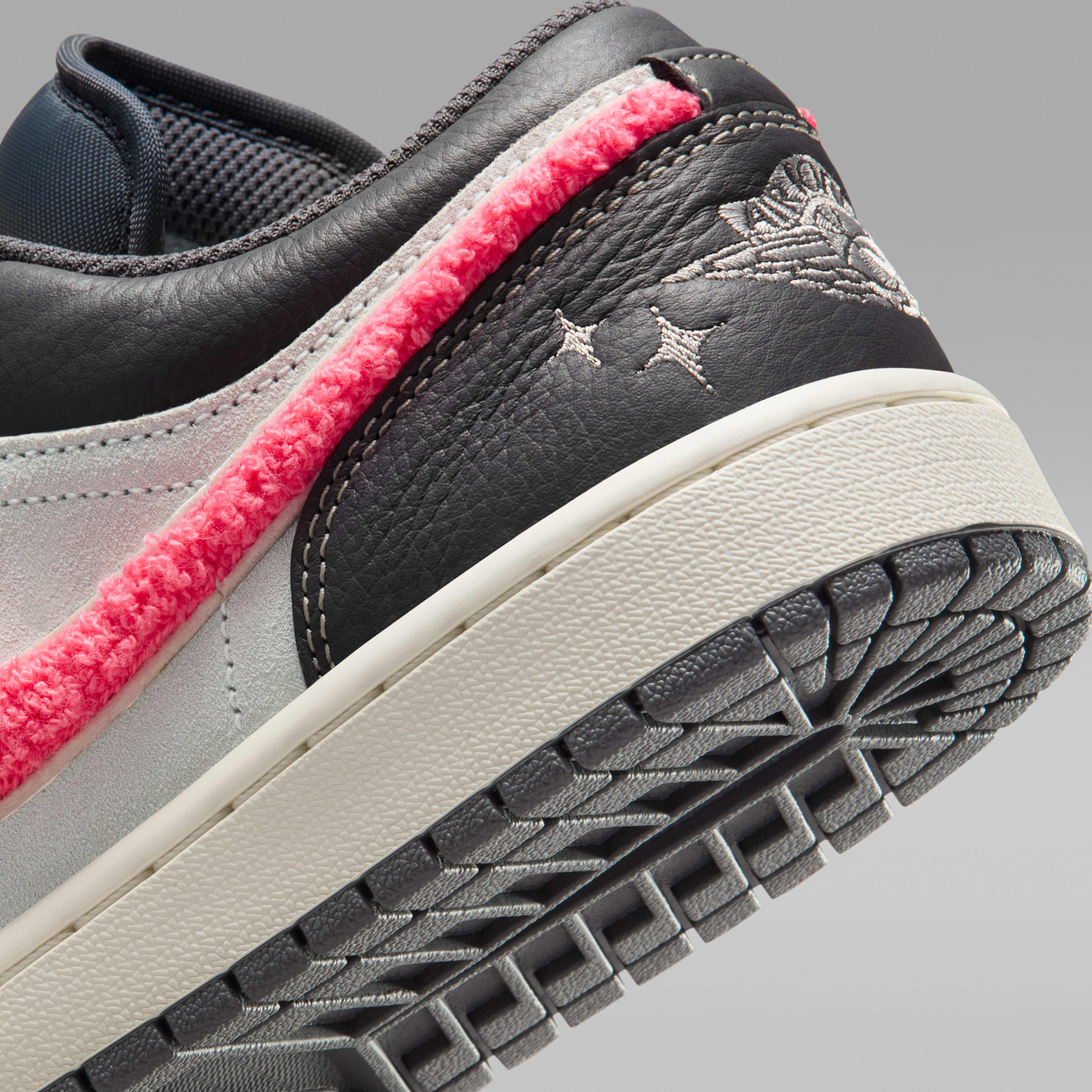 Air Jordan 1 Low Women's Shoes