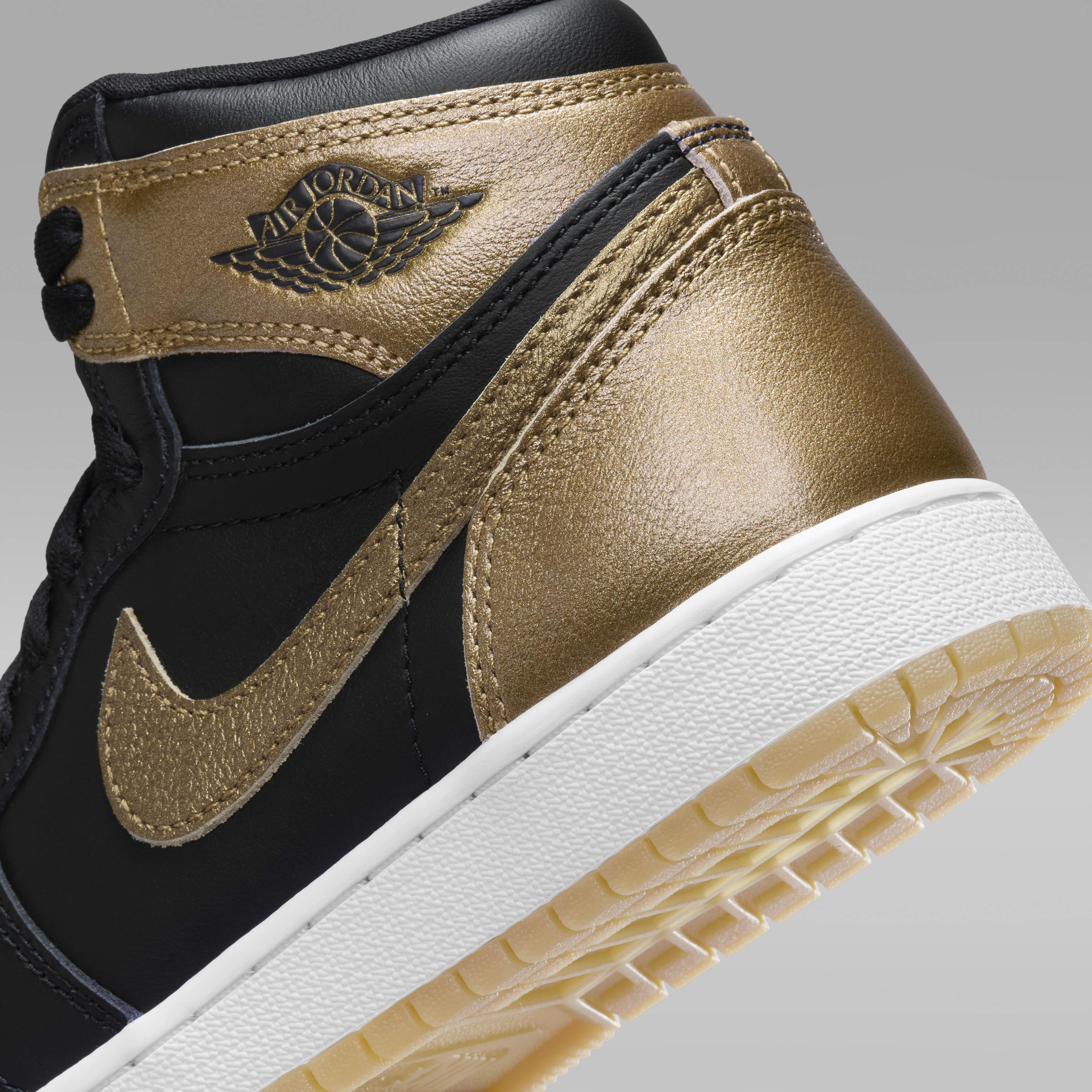 Air Jordan 1 High OG "Black and Gold" Big Kids' Shoes