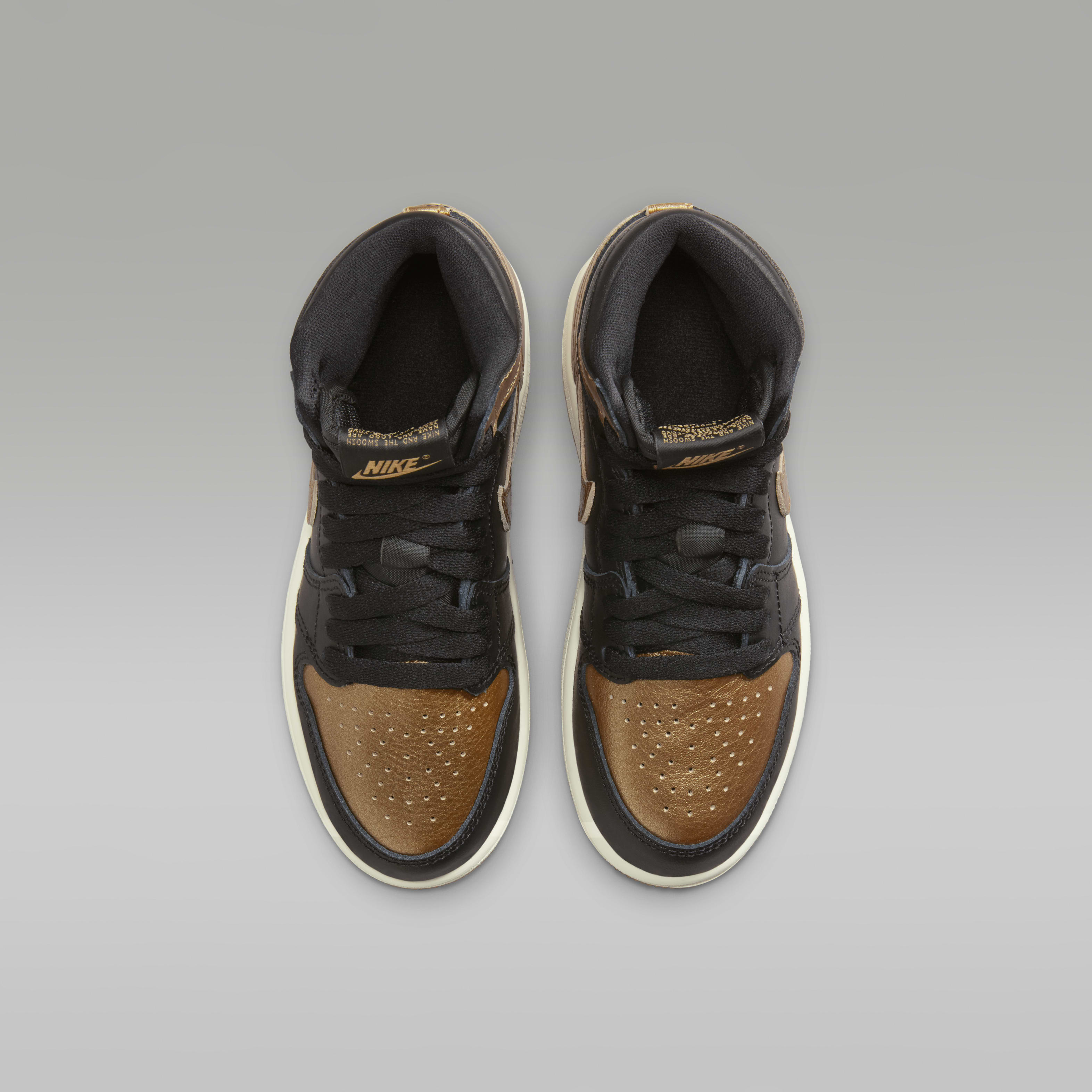 Jordan 1 Retro High OG "Black and Gold" Little Kids' Shoes