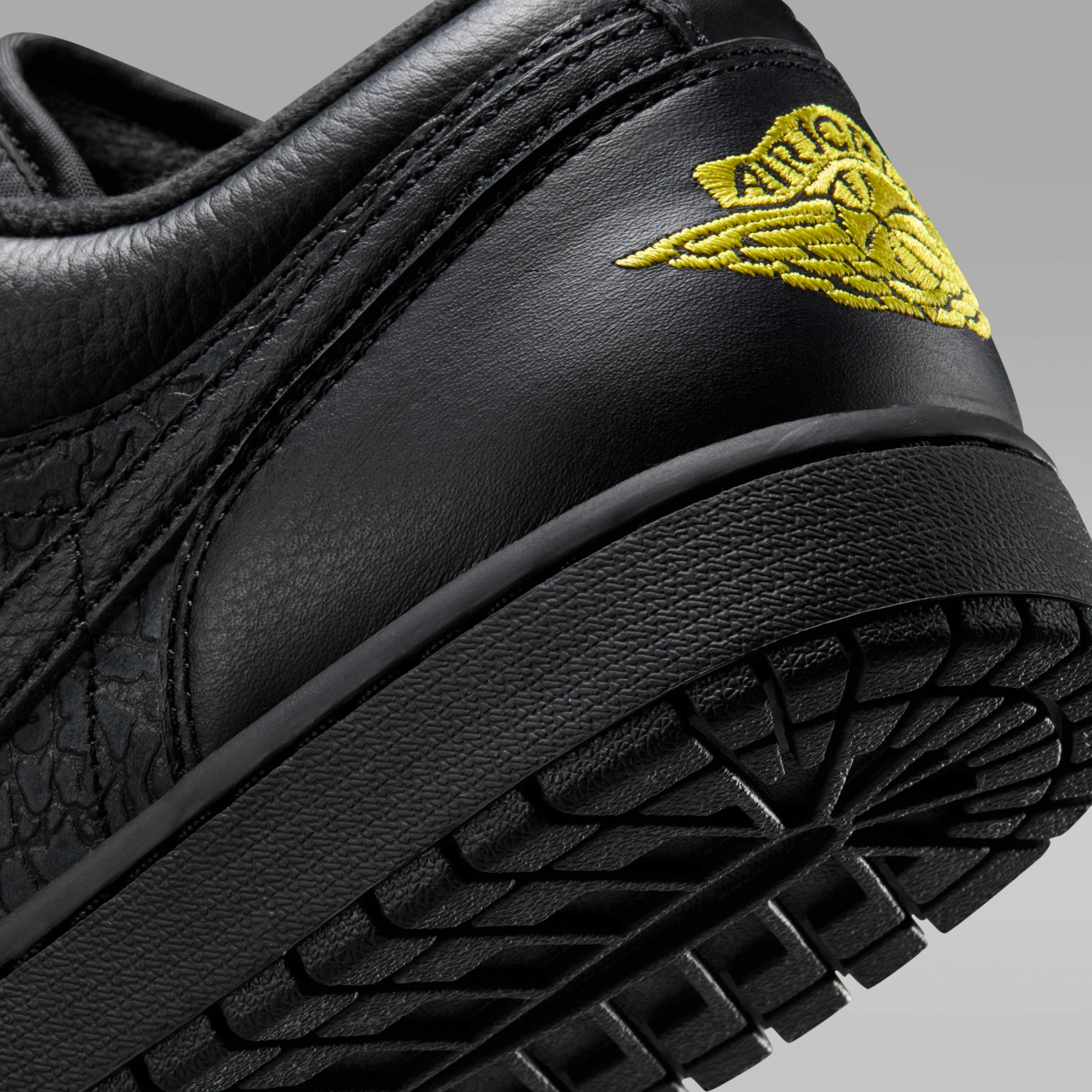 Air Jordan 1 Low SE Men's Shoes