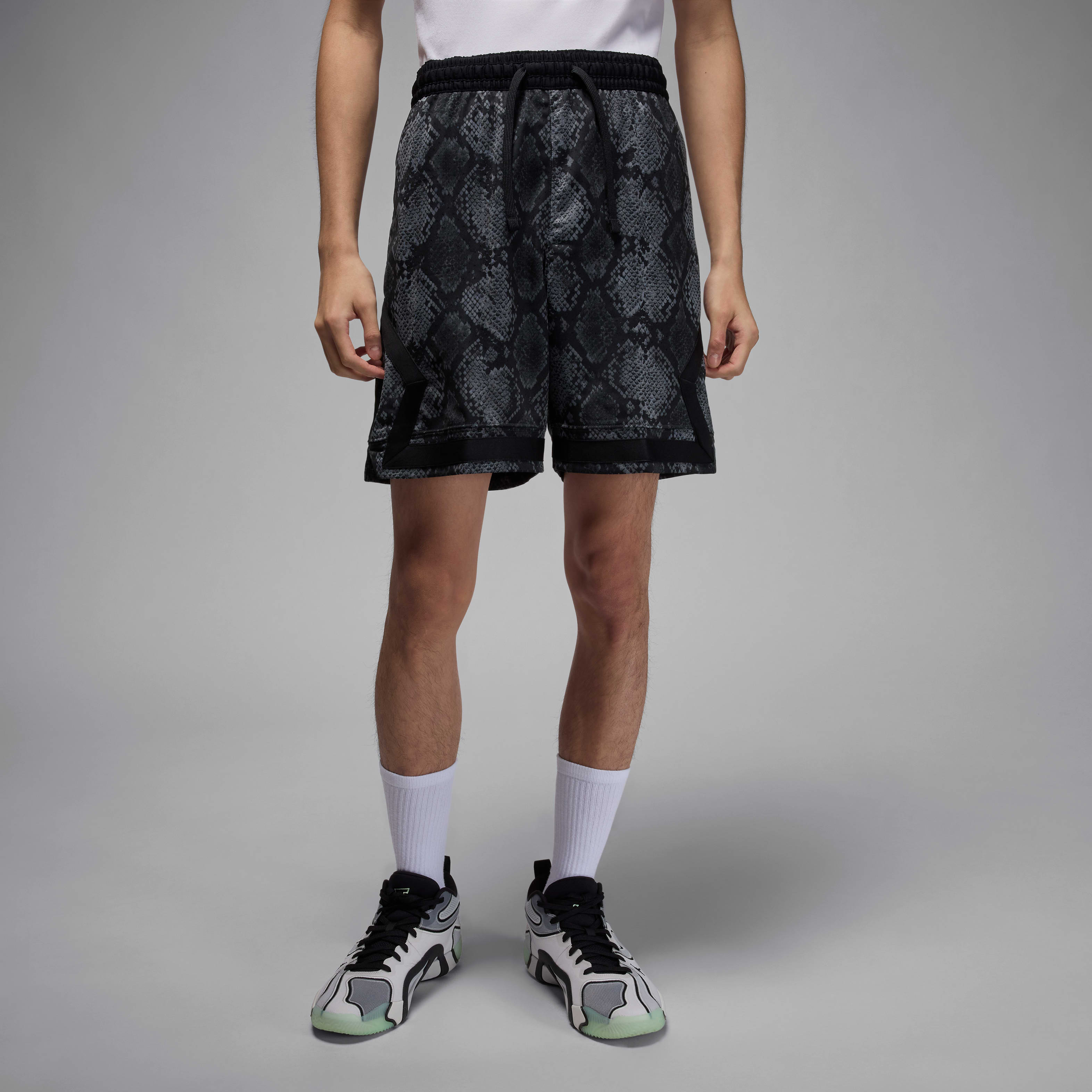 Jordan Sport Men's Dri-FIT Mesh Diamond Shorts