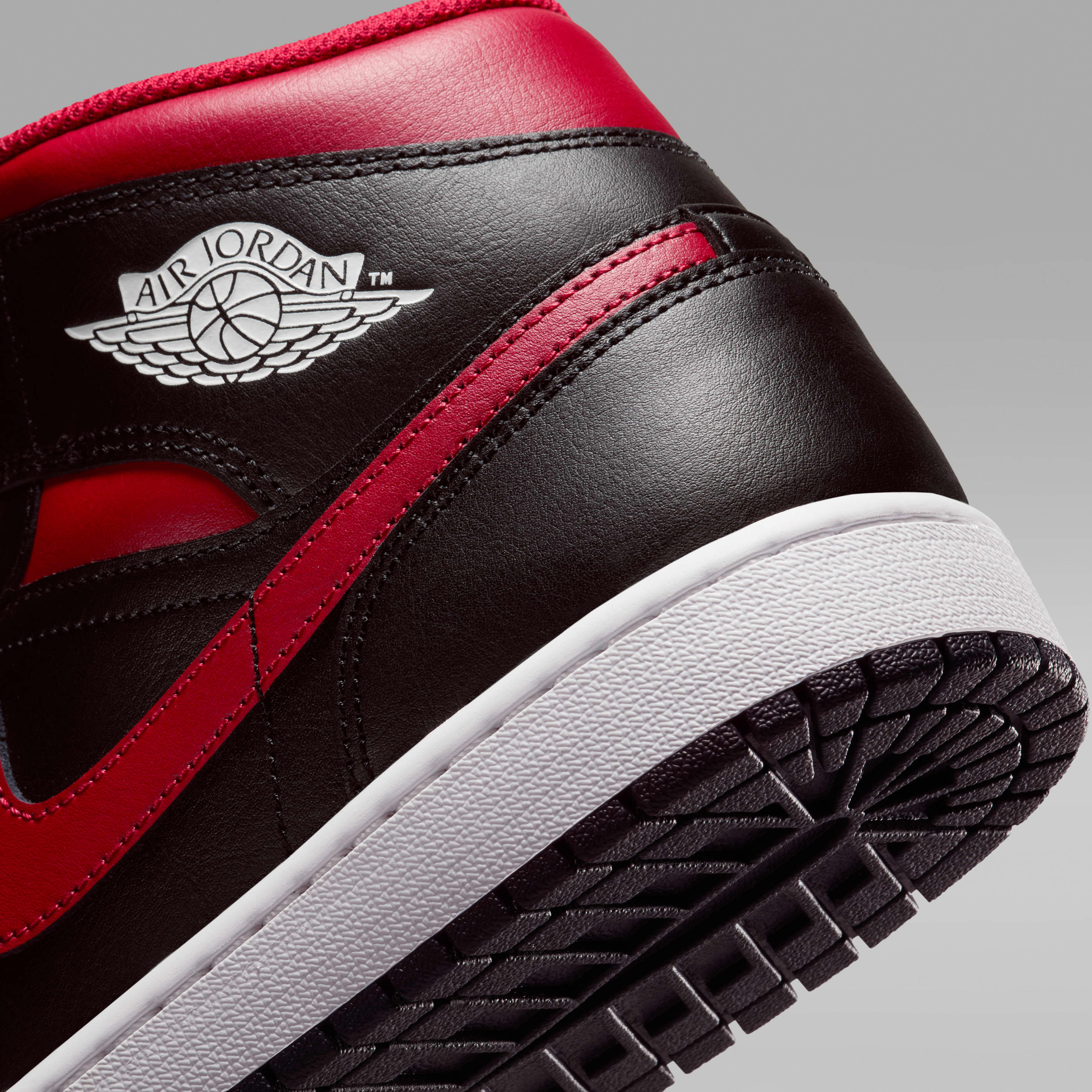 Air Jordan 1 Mid Men's Shoes