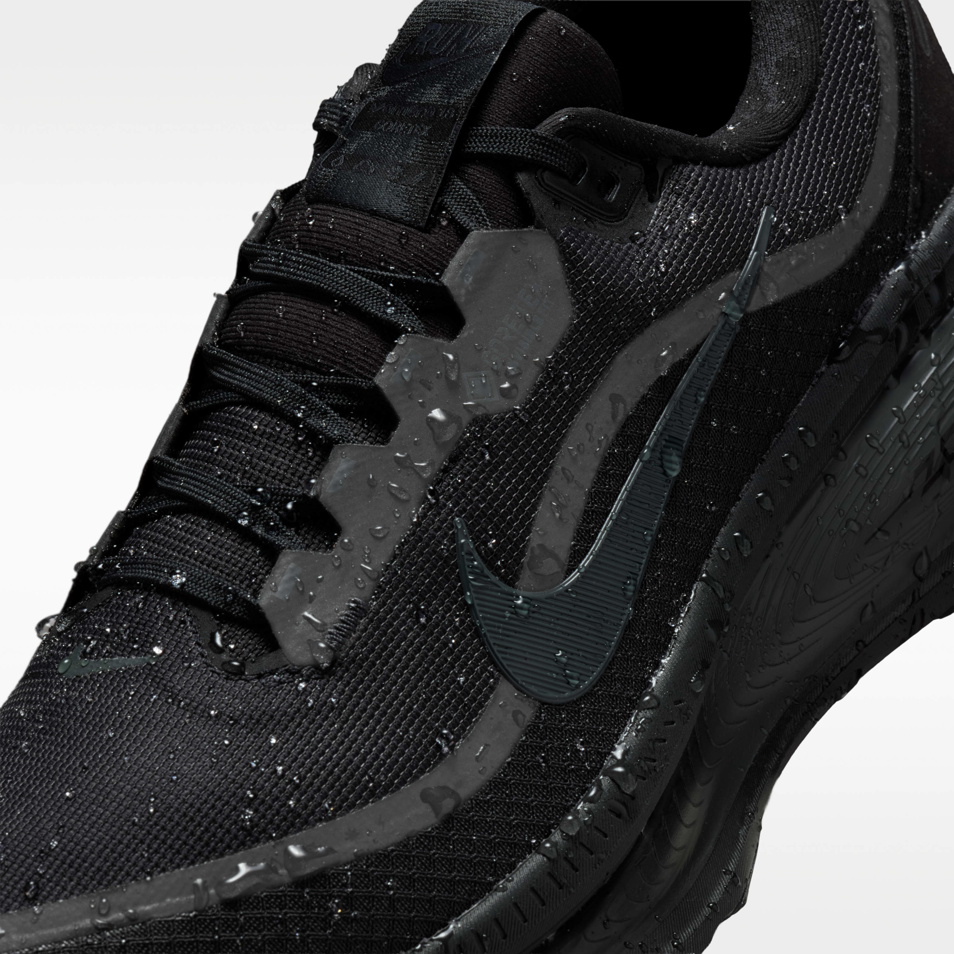 Nike Vomero 18 GORE-TEX Men display picture 2
