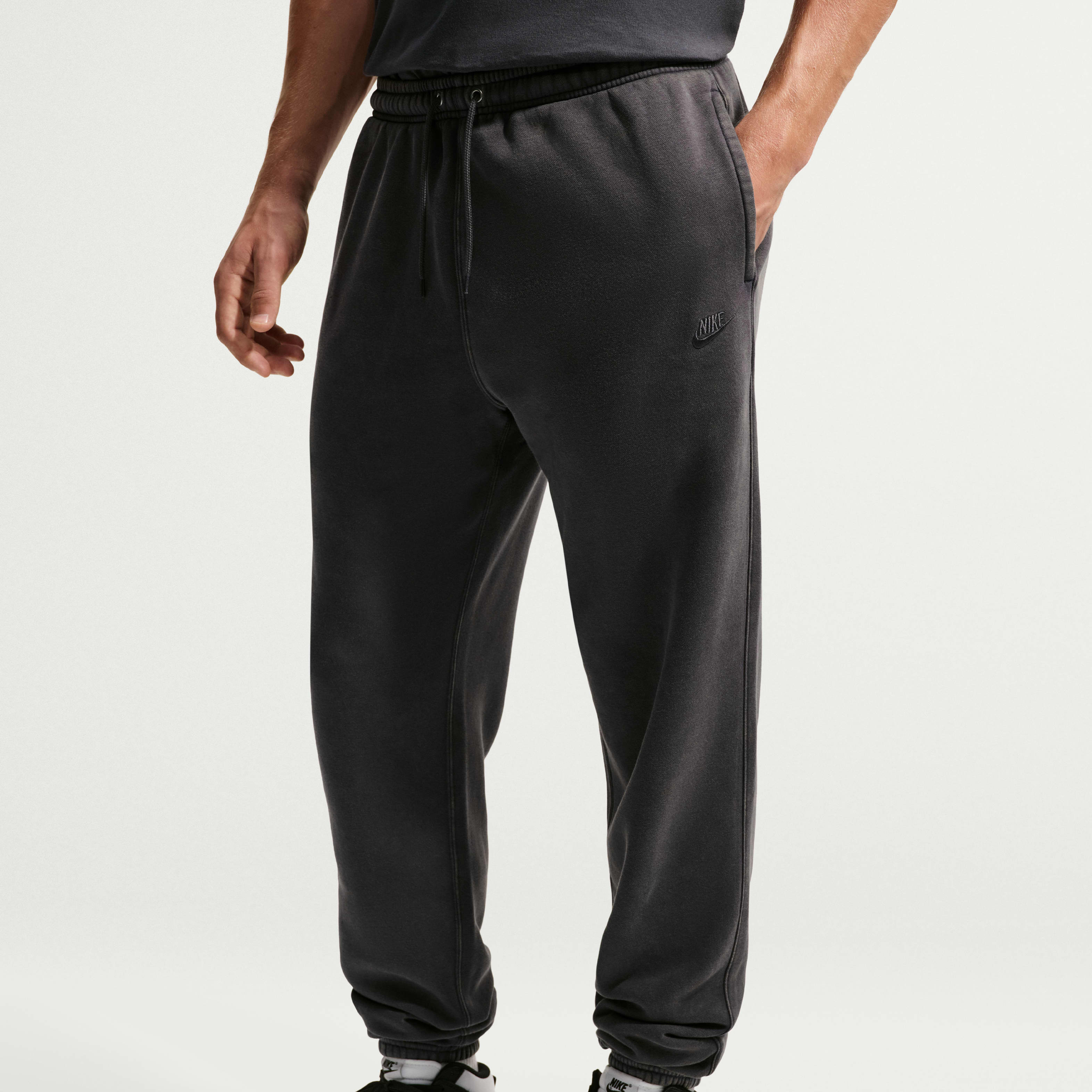 Nike Sportswear Club Men's Washed Cuffed Fleece Pants