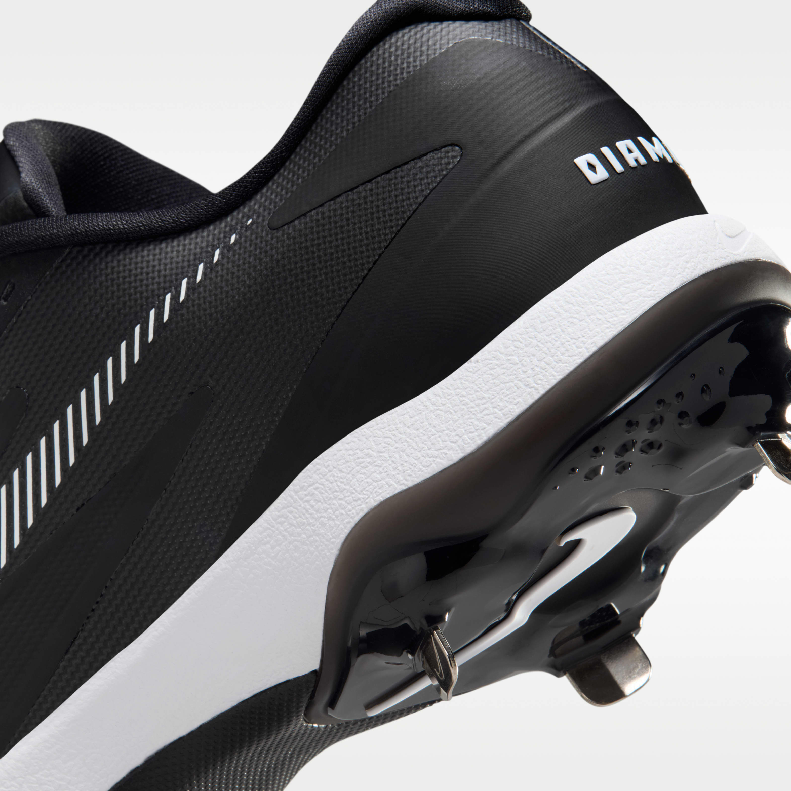 NEW NIKE men\'s diamond showcase mtl cleats sneaker in black Nike Diamond Showcase Mtl Black / White - Dec 2025 - II7347  main image 4