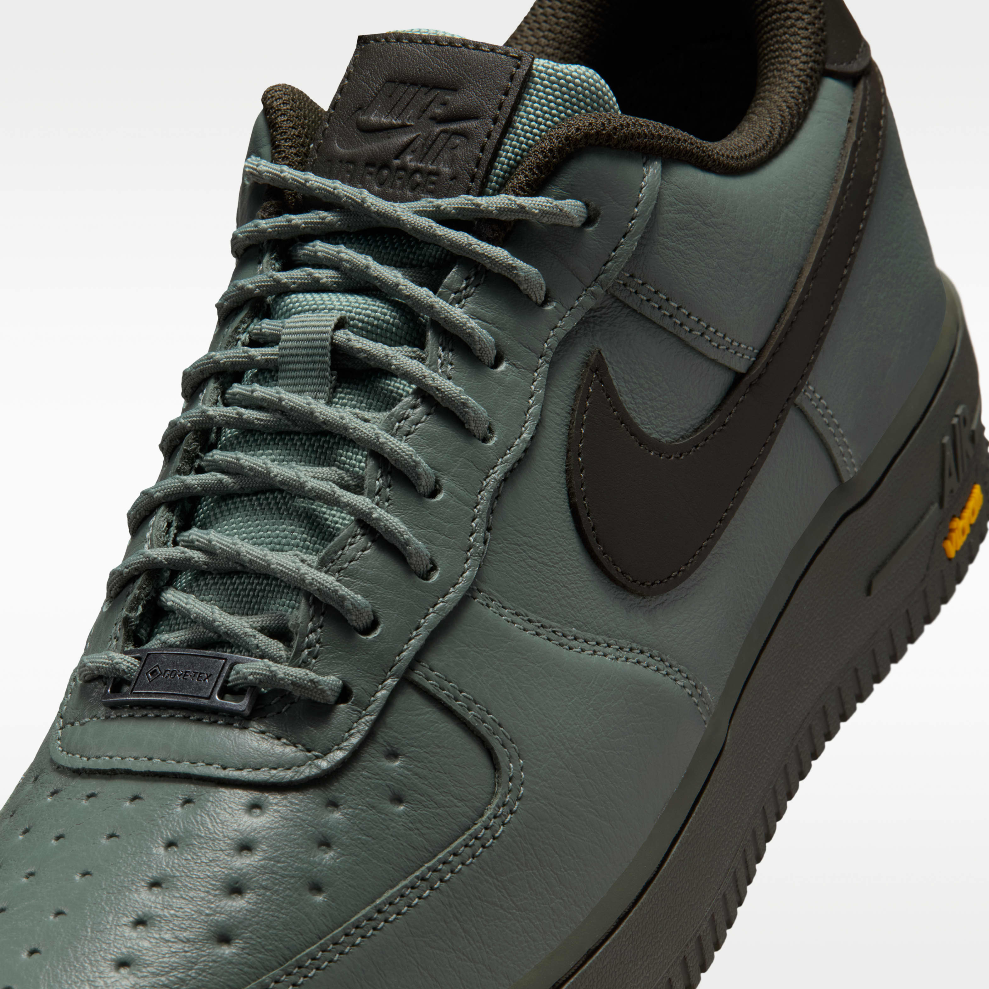 Nike Air Force 1 GORE-TEX Vibram Men\u0027s Shoes | The Summit