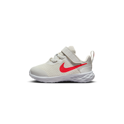 Nike Revolution 6