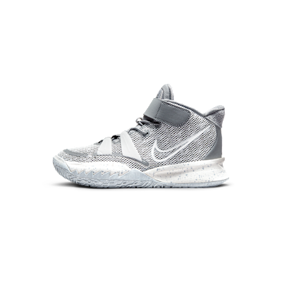 Kyrie 7 SE
