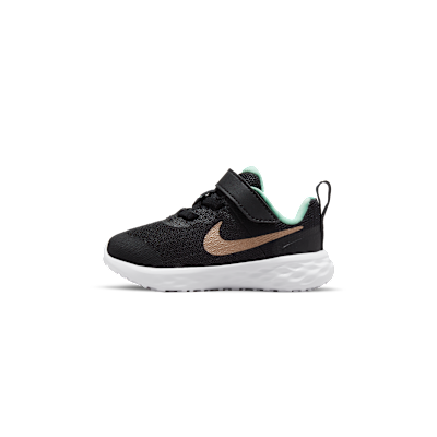 Nike Revolution 6