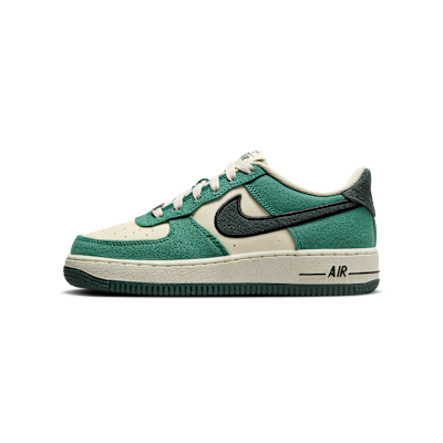 Nike Air Force 1 LV8