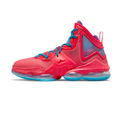 LeBron 19