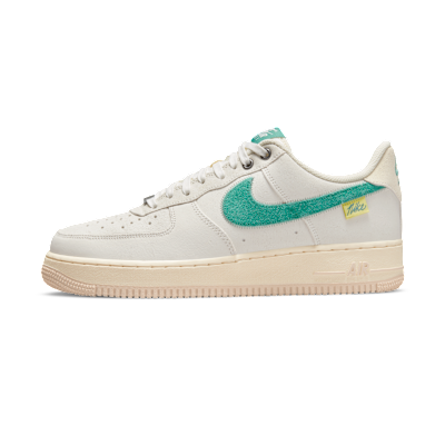 Nike Air Force 1 '07 LV8