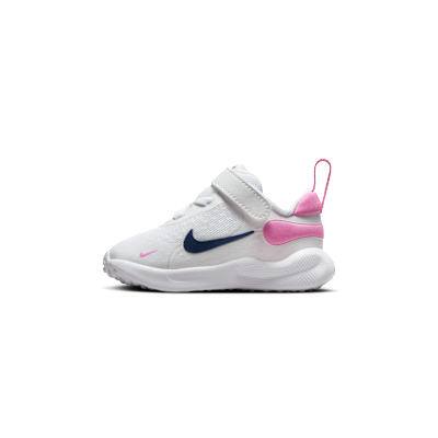 Nike Revolution 7