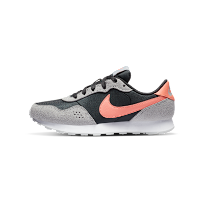 Nike MD Valiant