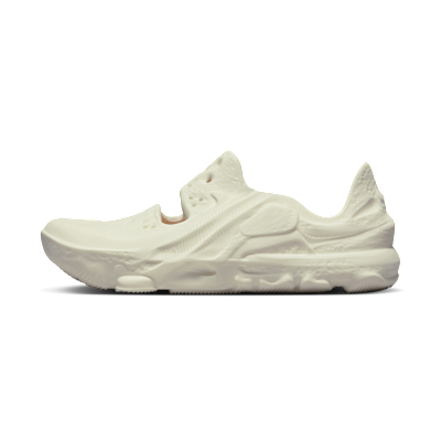 Nike ISPA Universal