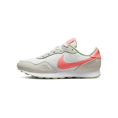 Nike MD Valiant