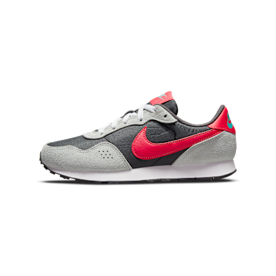 Nike MD Valiant