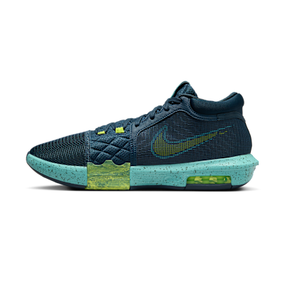 LeBron Witness 8 EP