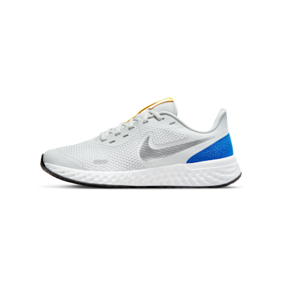 Nike Revolution 5