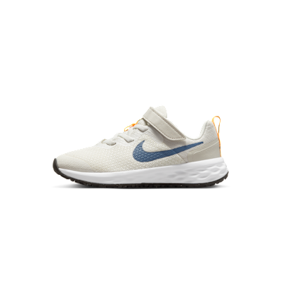 Nike Revolution 6