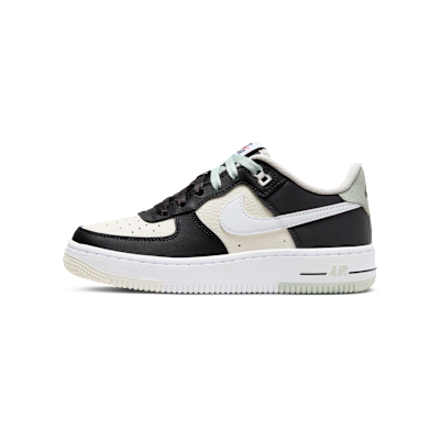 Nike Air Force 1 LV8