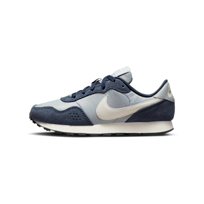 Nike MD Valiant