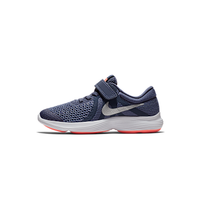 Nike Revolution 4