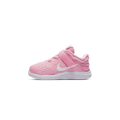 Nike Revolution 4 FlyEase