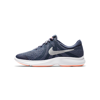 Nike Revolution 4