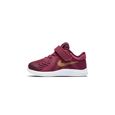 Nike Revolution 4