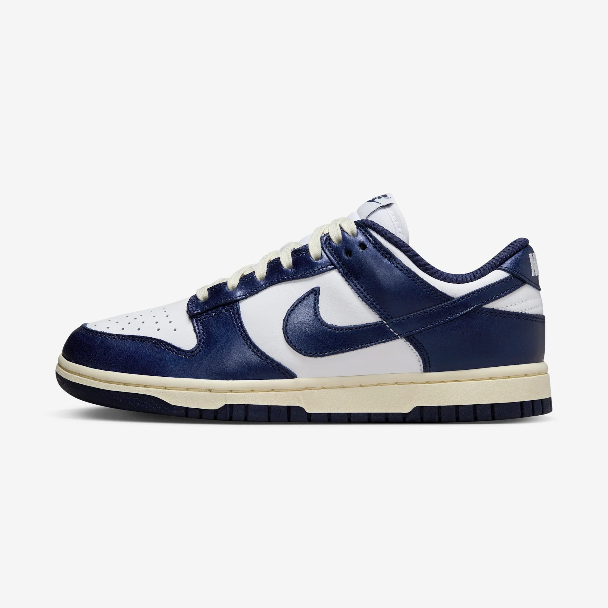 Nike Dunk Low Vintage "Midnight Navy" 2023 White/Coconut Milk/Midnight Navy