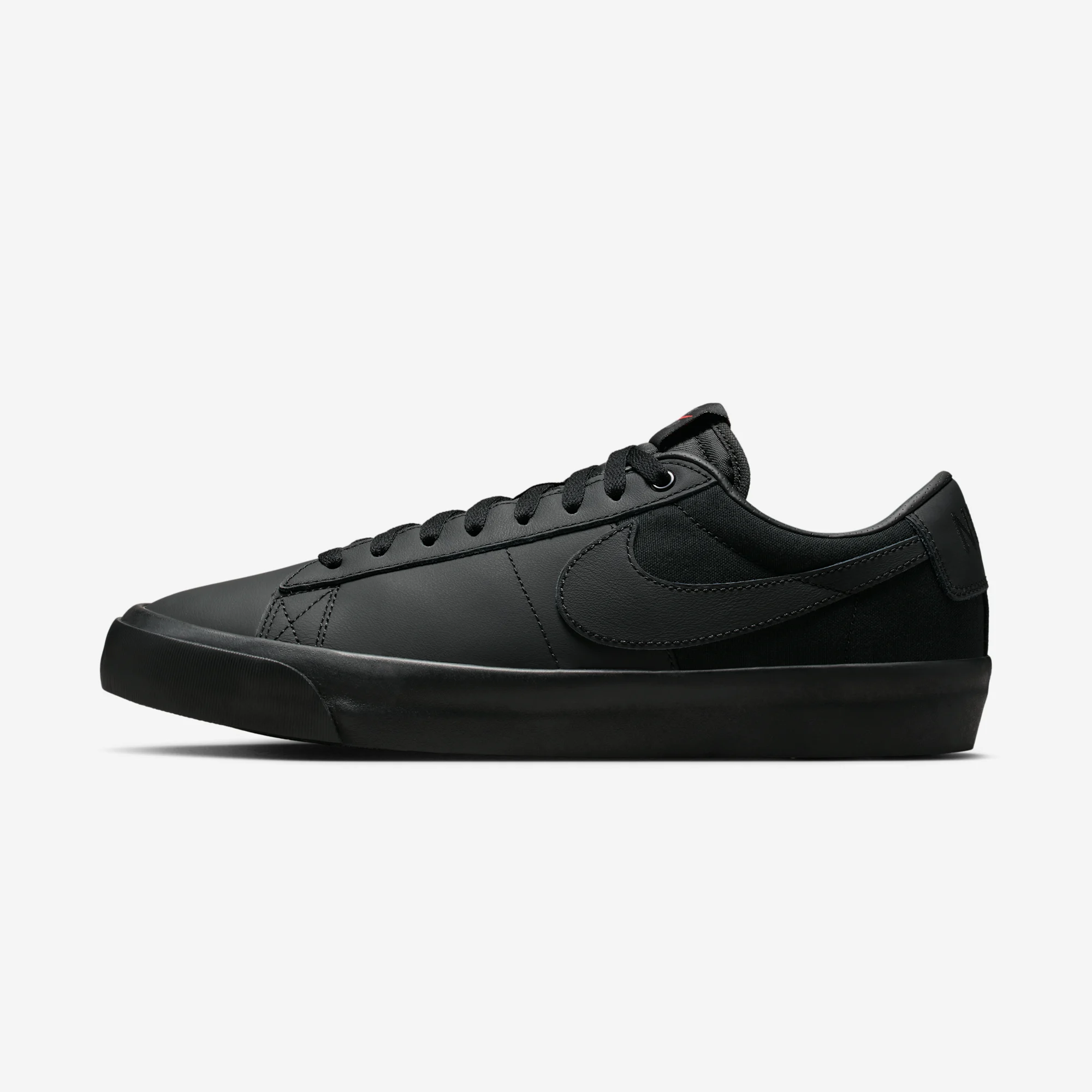 Nike SB Zoom Blazer Low Pro GT ISO "Triple Black" Black/Black/Black/Black/Anthracite/Safety Orange