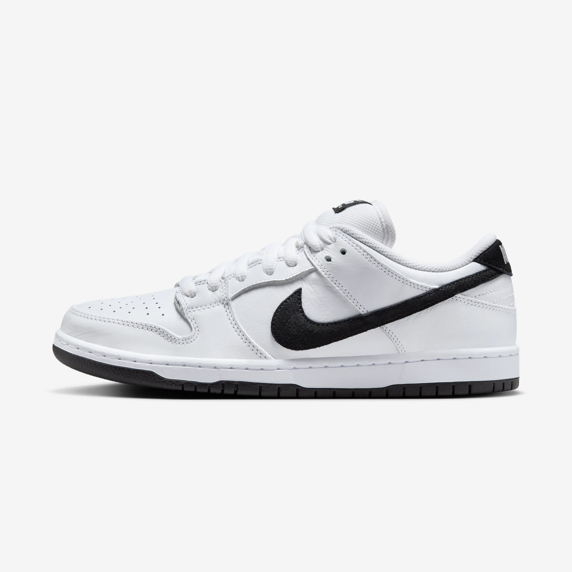 Nike SB Dunk Low Pro "White / Black" White/Black/White/Black