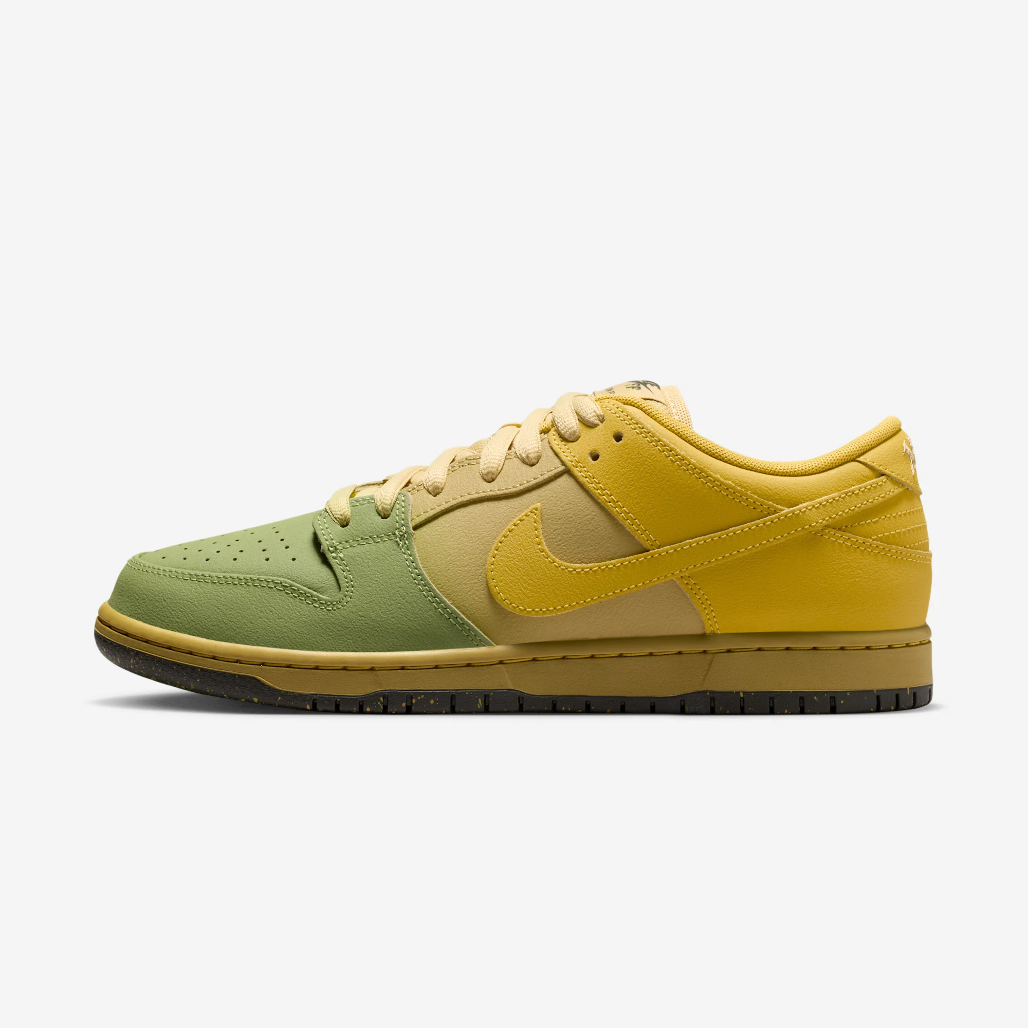 Nike SB Dunk Low Pro "Saffron Quartz" Saffron Quartz/Saffron Quartz/Pear/Buff Gold/Sequoia/Barley