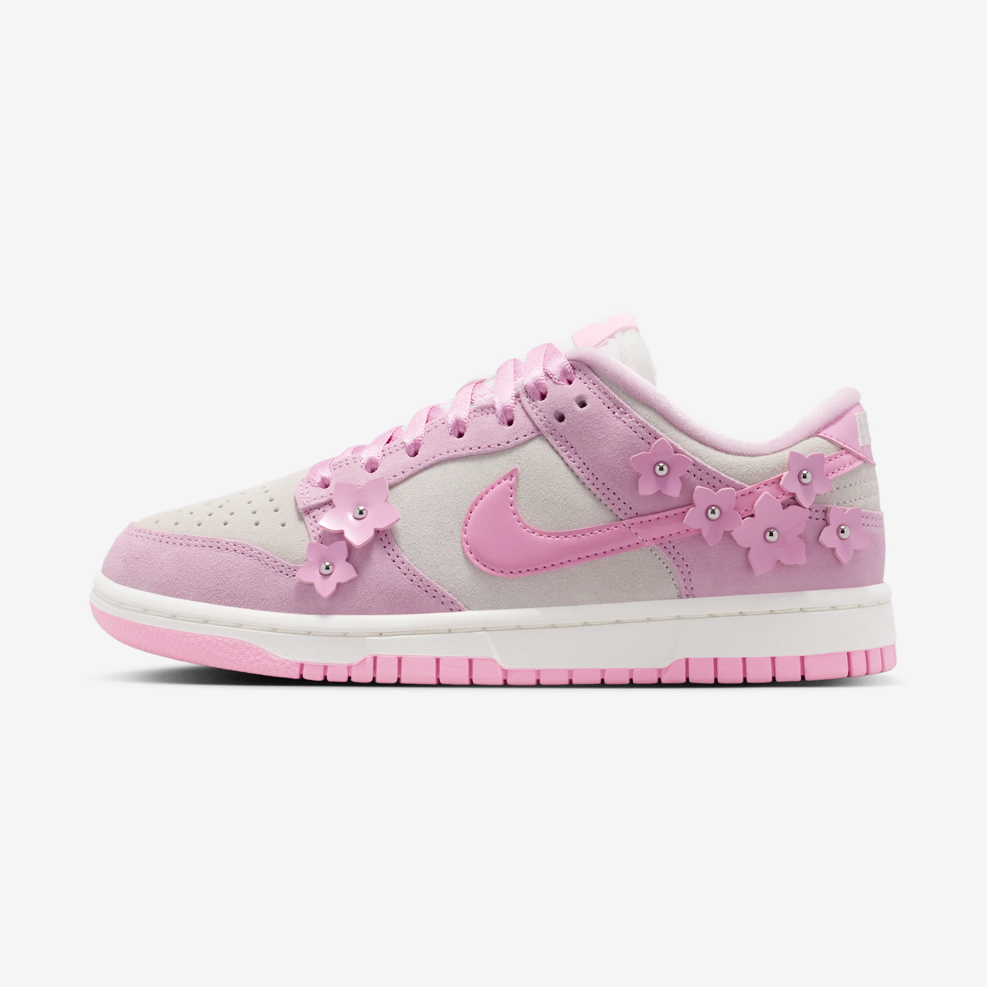 Nike Dunk Low SE W "Pink Foam" Pink Foam/Pink Rise/Sail/Metallic Silver